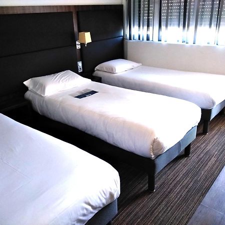 กีริอ๊าด บอร์โด เวสต์ - เมริญัก แอโรปอร์ Hotel เมรินแญค ภายนอก รูปภาพ