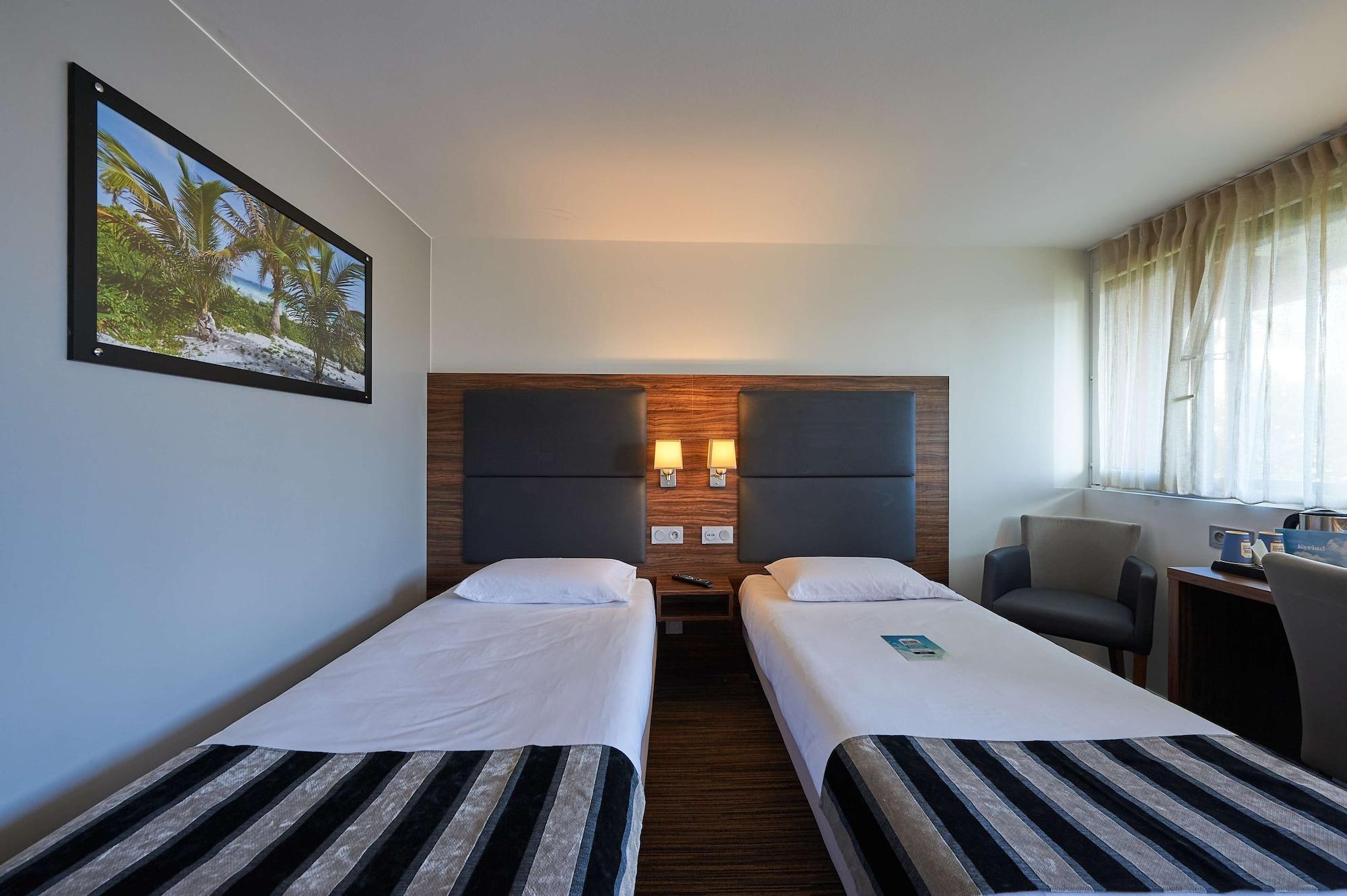 กีริอ๊าด บอร์โด เวสต์ - เมริญัก แอโรปอร์ Hotel เมรินแญค ภายนอก รูปภาพ