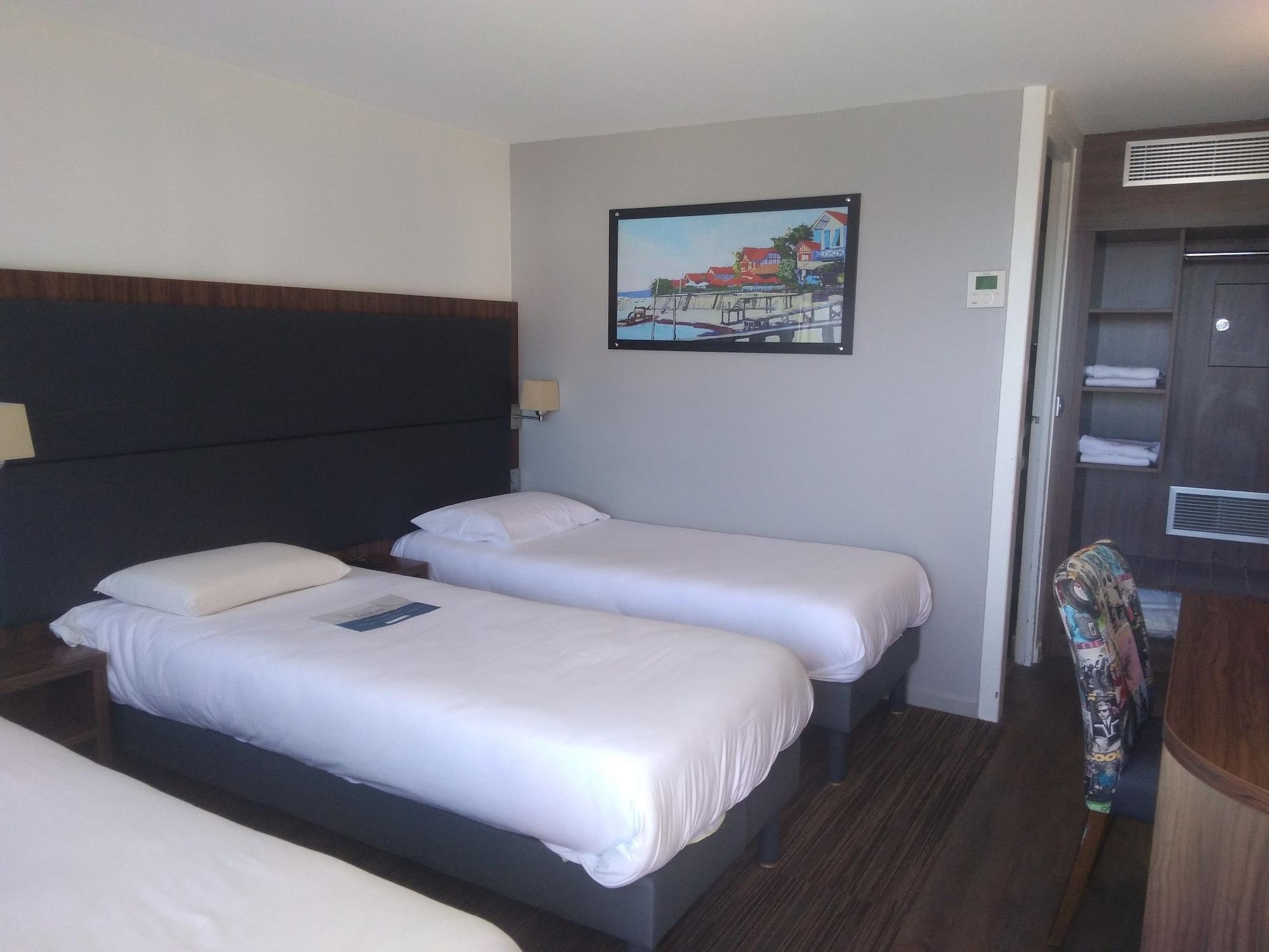 กีริอ๊าด บอร์โด เวสต์ - เมริญัก แอโรปอร์ Hotel เมรินแญค ภายนอก รูปภาพ