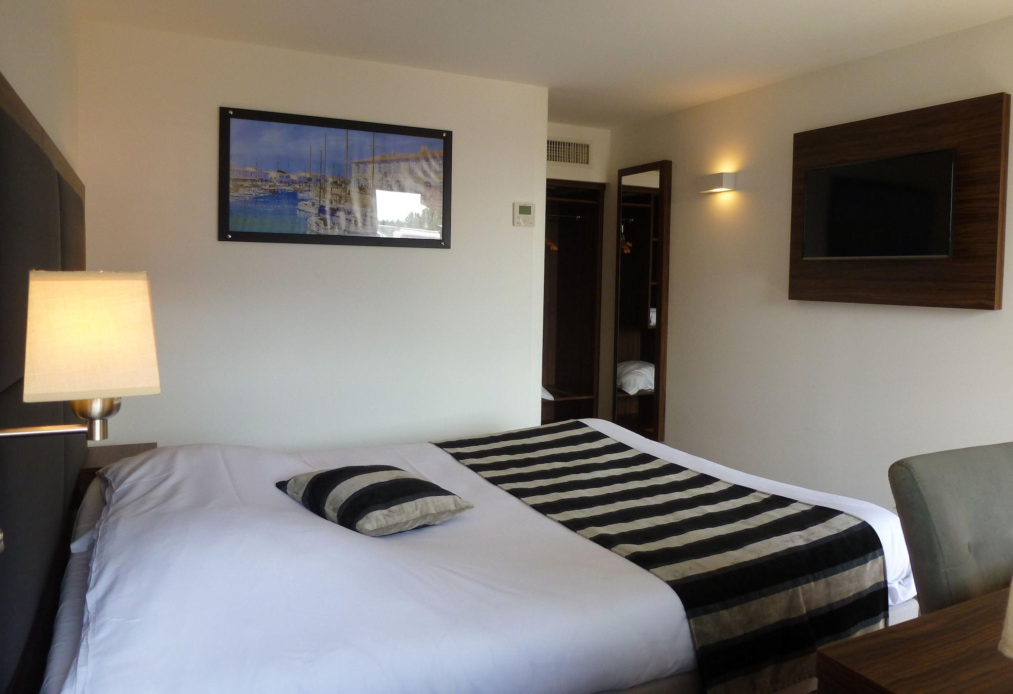 กีริอ๊าด บอร์โด เวสต์ - เมริญัก แอโรปอร์ Hotel เมรินแญค ภายนอก รูปภาพ
