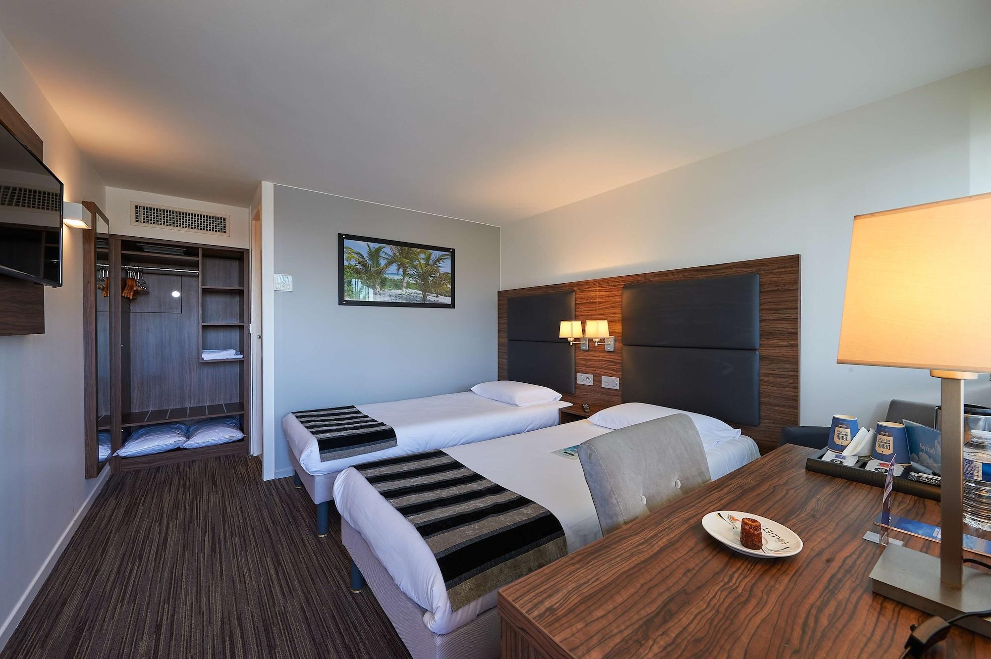 กีริอ๊าด บอร์โด เวสต์ - เมริญัก แอโรปอร์ Hotel เมรินแญค ภายนอก รูปภาพ