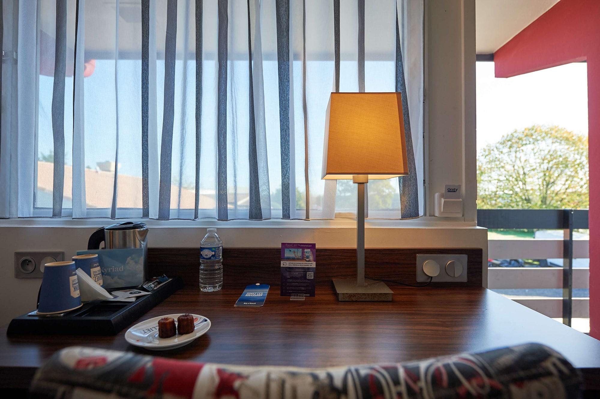 กีริอ๊าด บอร์โด เวสต์ - เมริญัก แอโรปอร์ Hotel เมรินแญค ภายนอก รูปภาพ