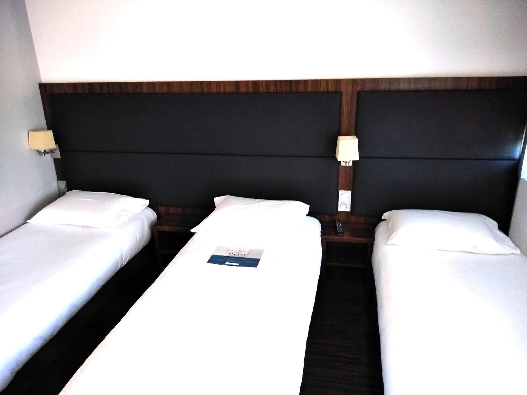 กีริอ๊าด บอร์โด เวสต์ - เมริญัก แอโรปอร์ Hotel เมรินแญค ภายนอก รูปภาพ